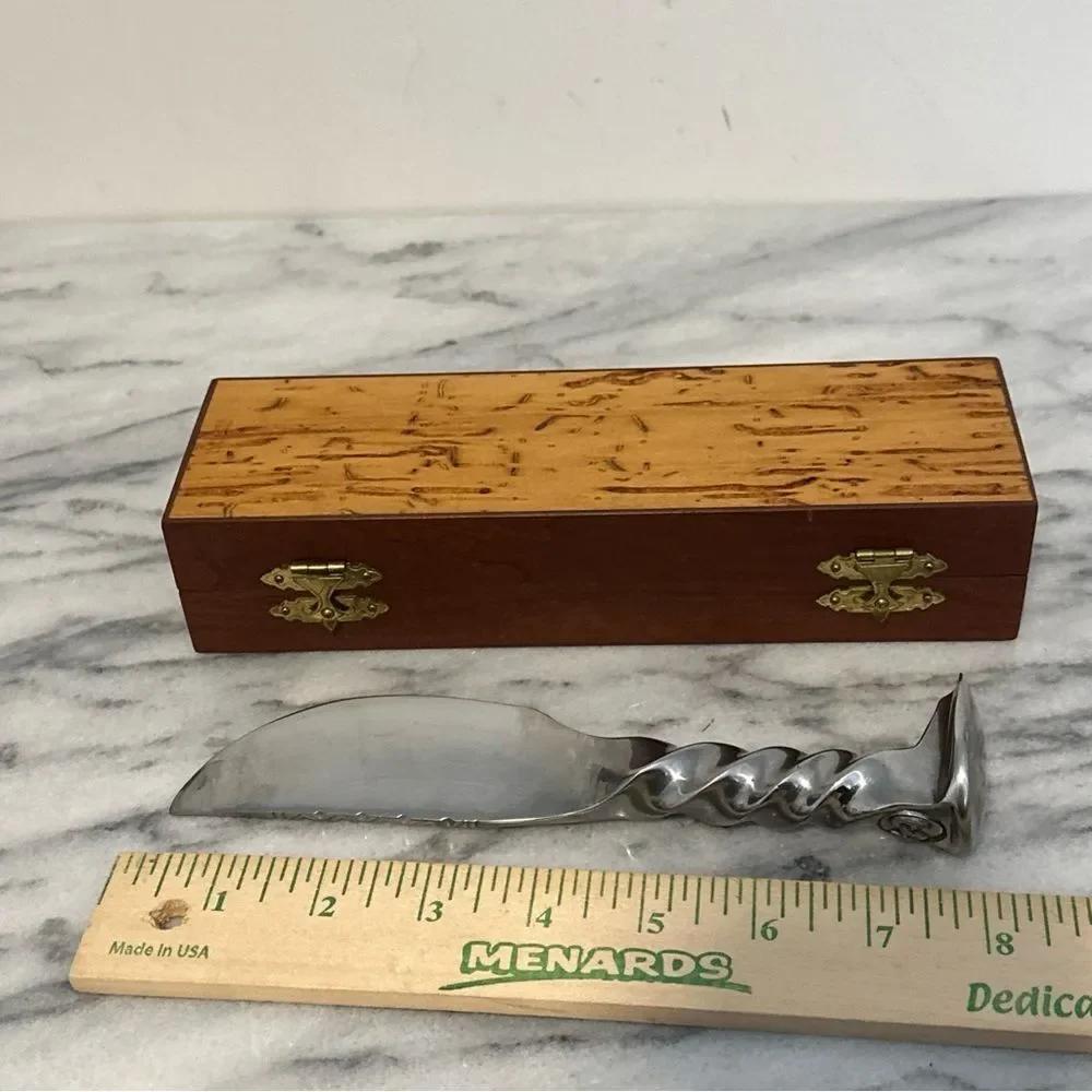 Walton railroad spike Knife in Wooden presentation Box #64 NIB NEW